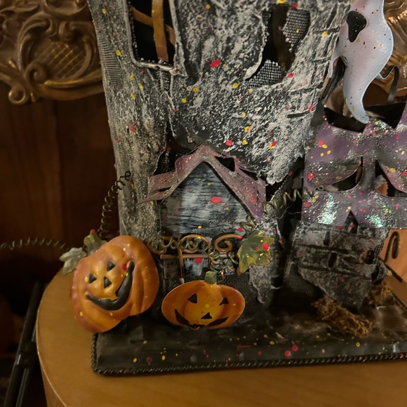 Vintage metal tall haunted house, Halloween decor - Picture 4 of 10